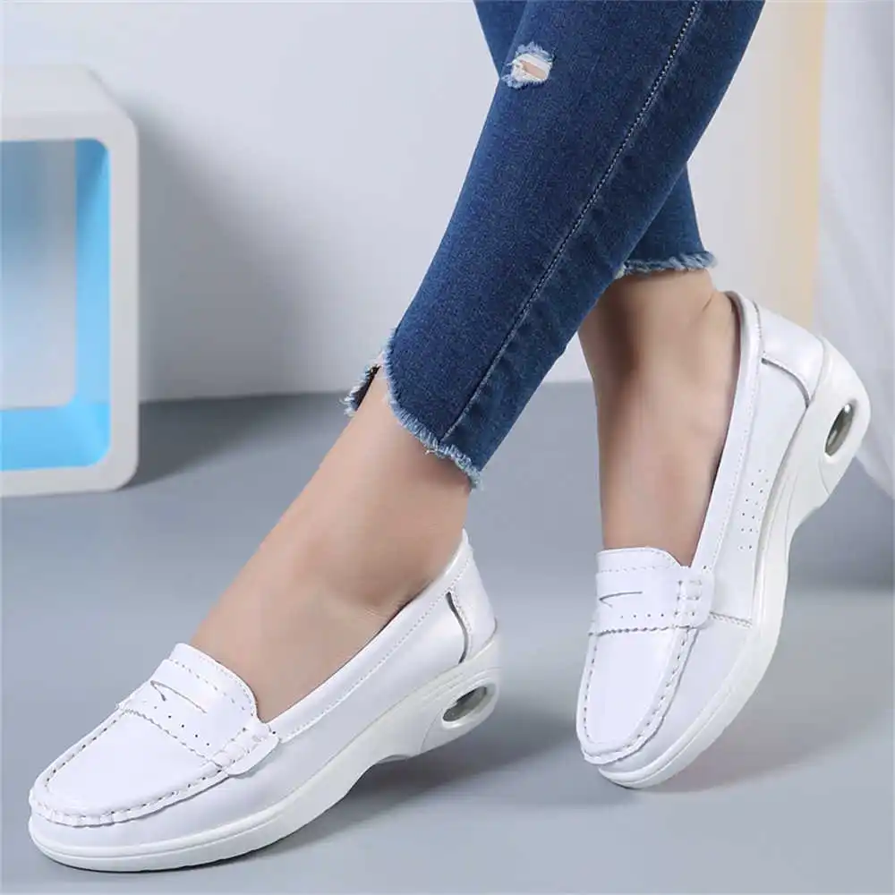 Thick Sole Slipon White Traine - đánh giá và giá Asian Street Fashion Girls